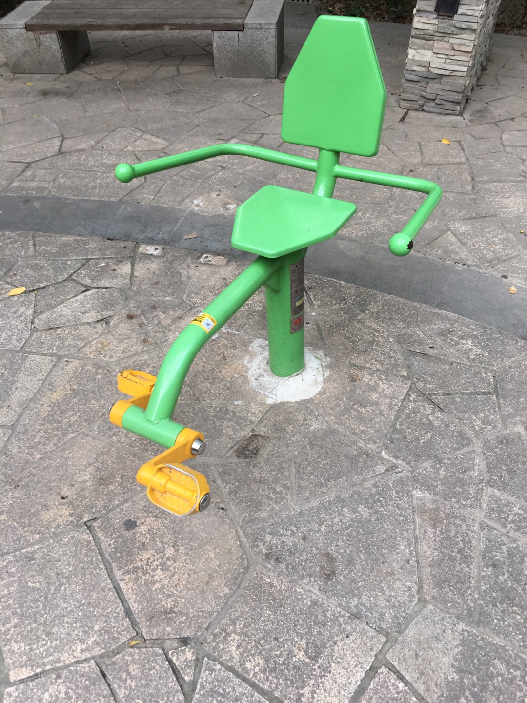 斜躺健身車