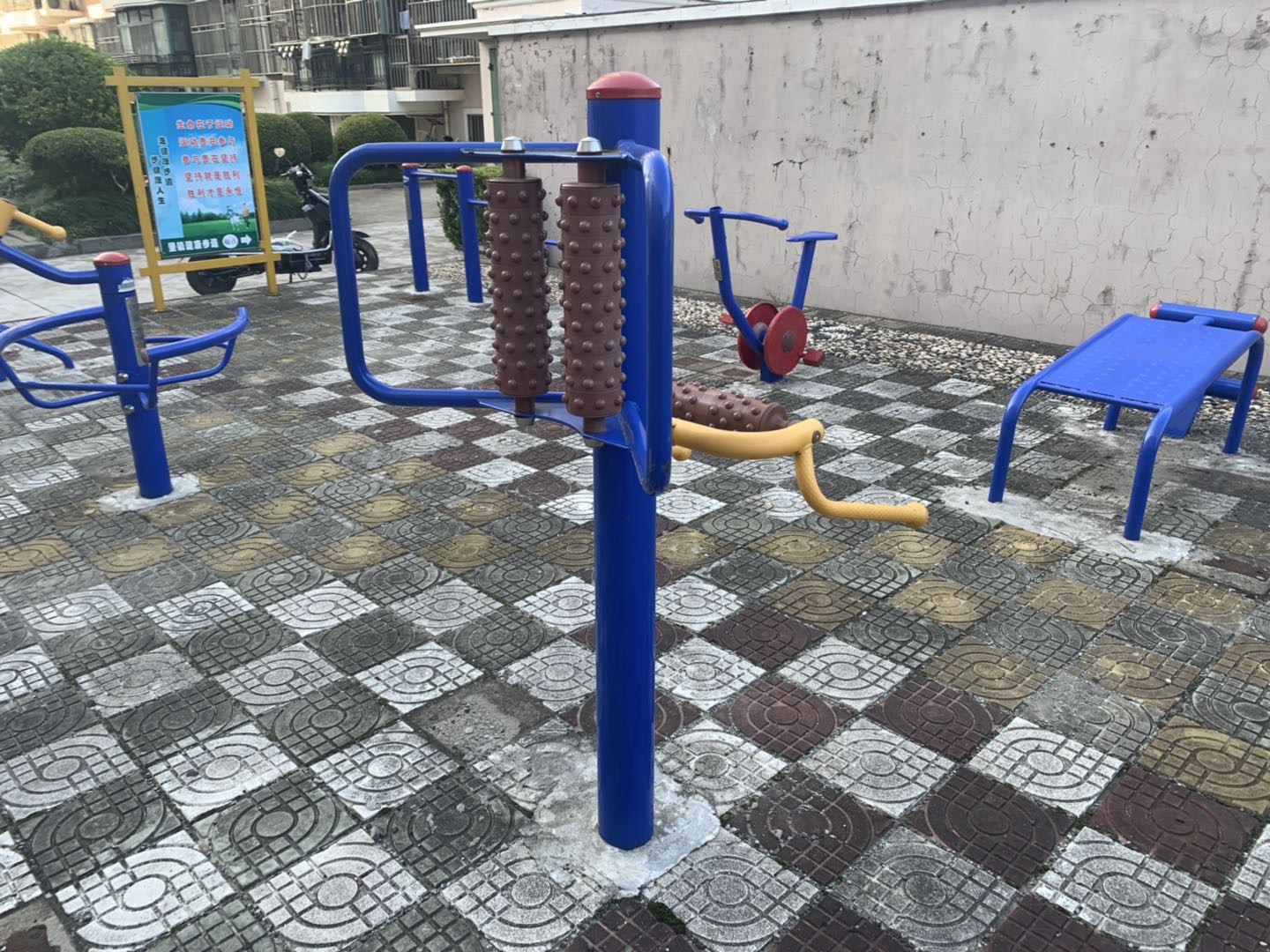 腰背按摩器