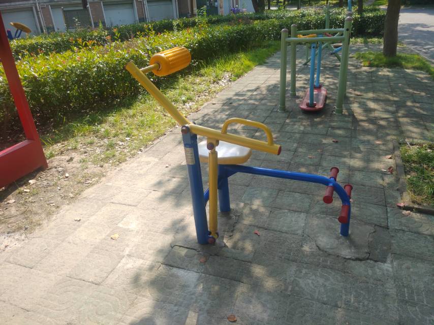 腹背鍛煉器