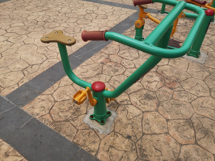 直立健身車