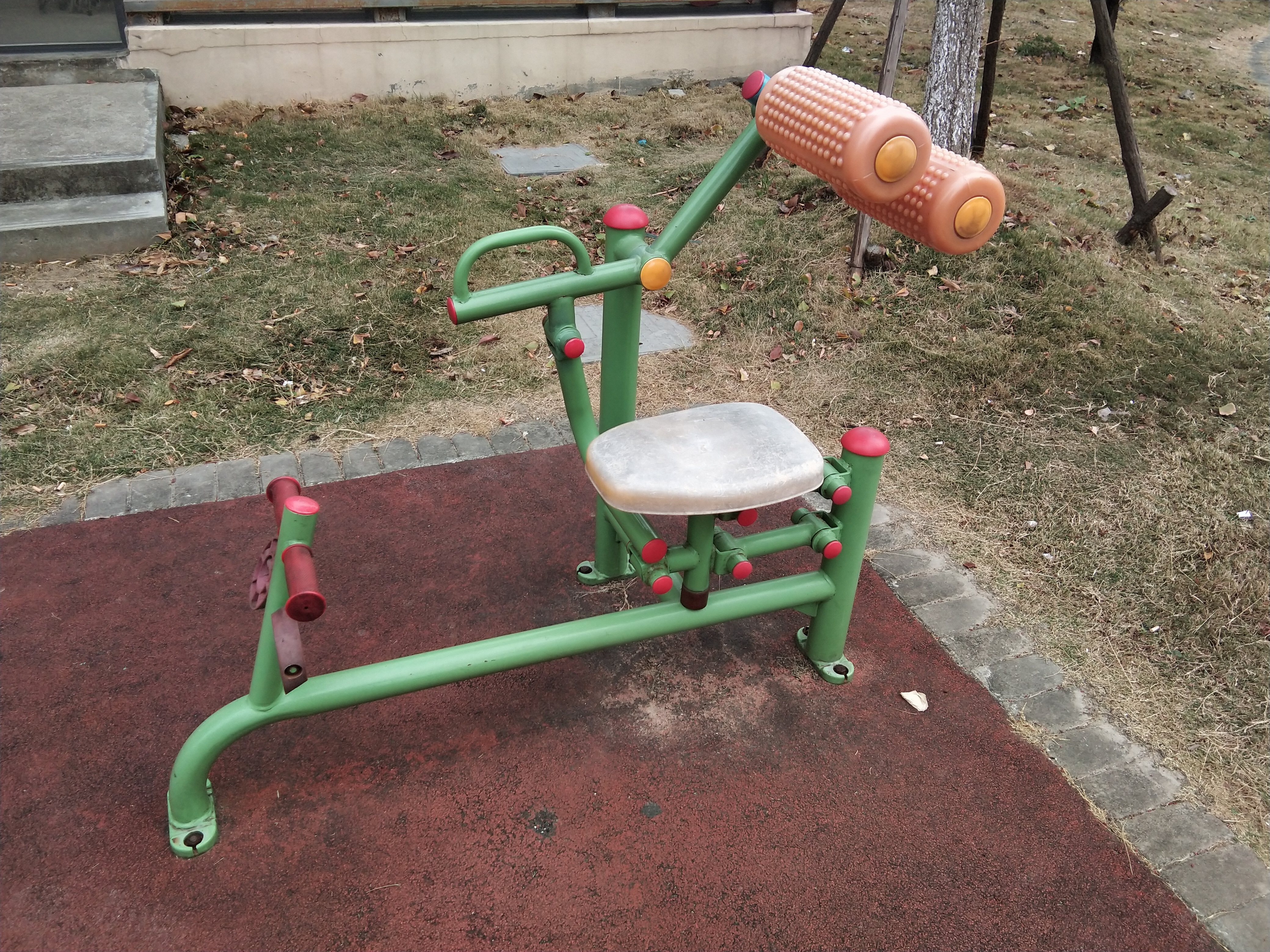 腹背鍛煉器