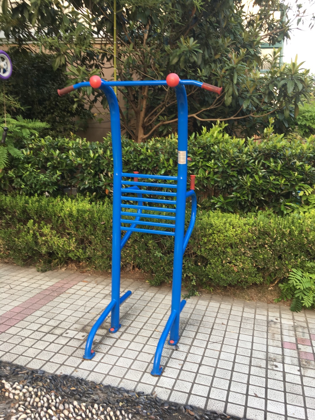 多功能訓練器