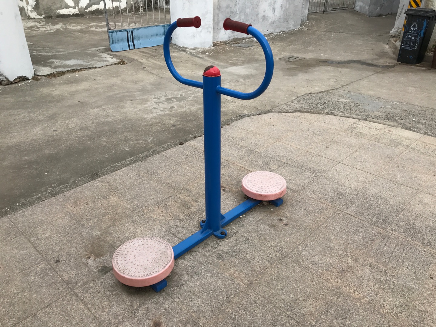 扭腰器