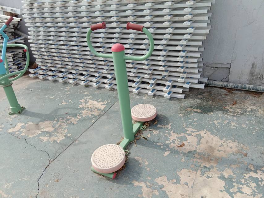 扭腰器