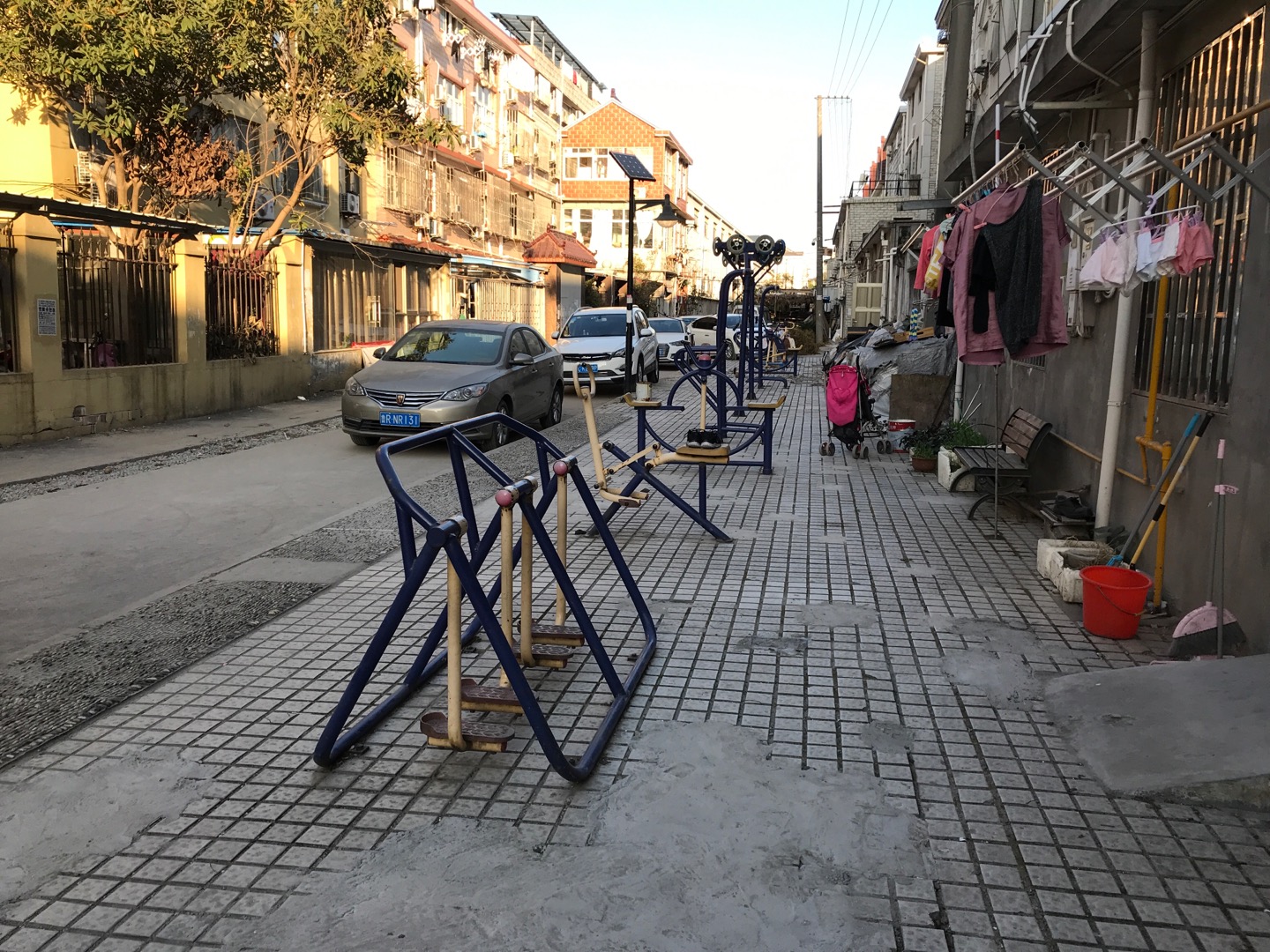 東港花苑居委金山路工業城一區36號南健身路徑