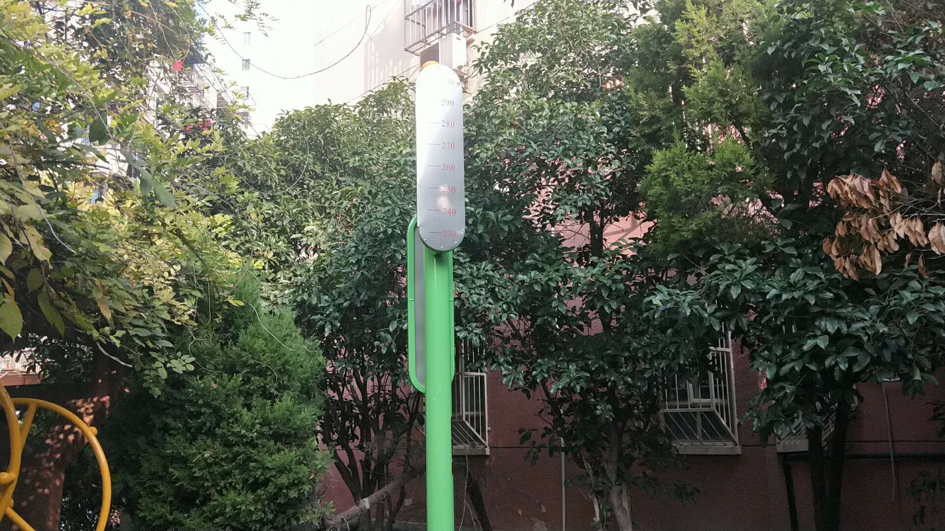 摸高器