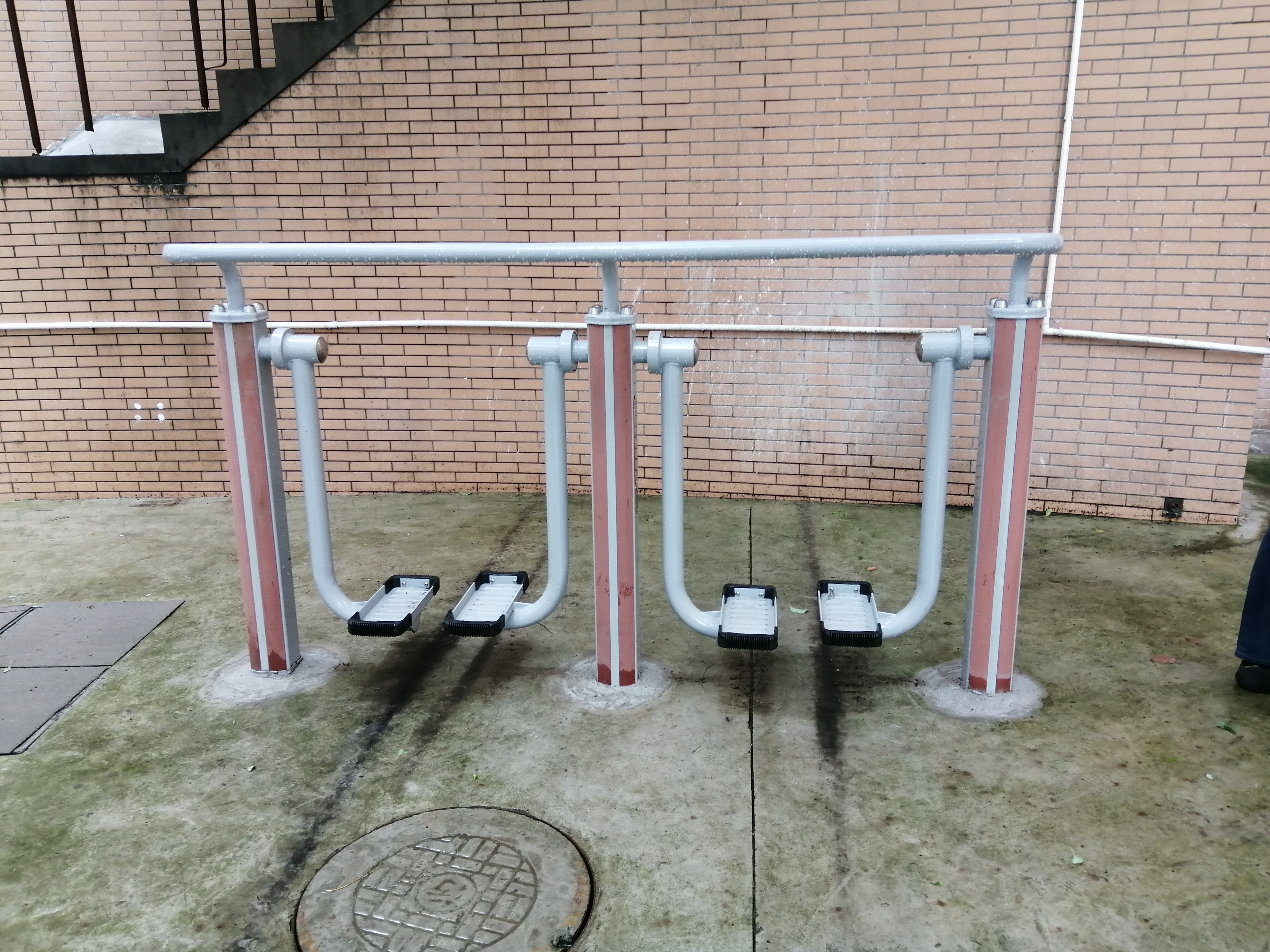 雙位太空漫步機