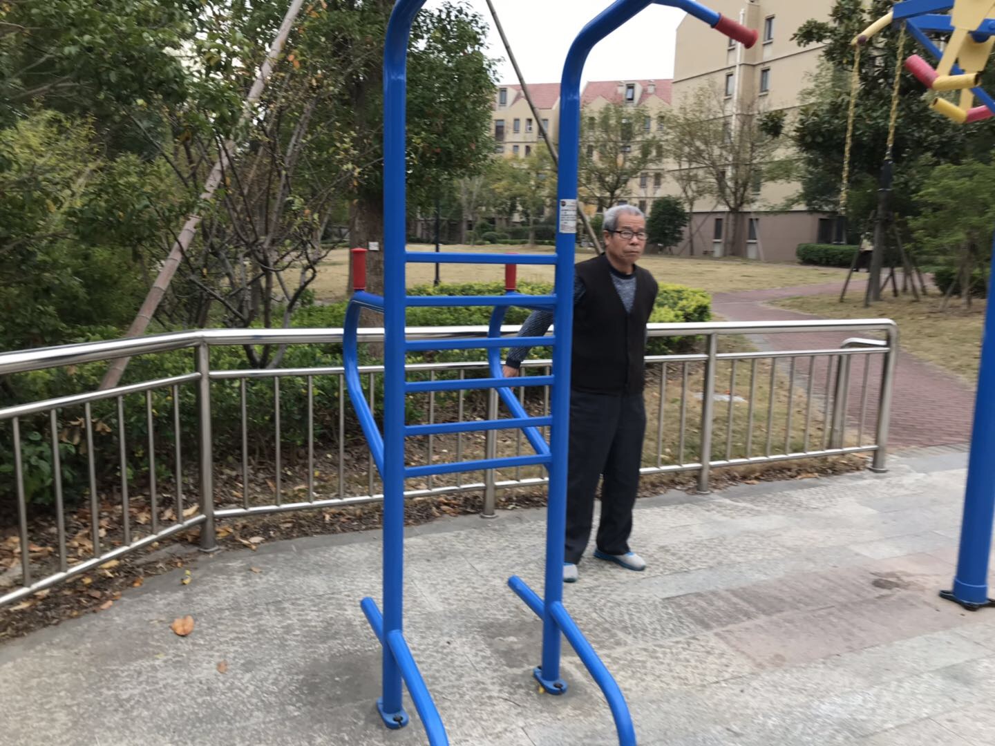 多功能訓練器