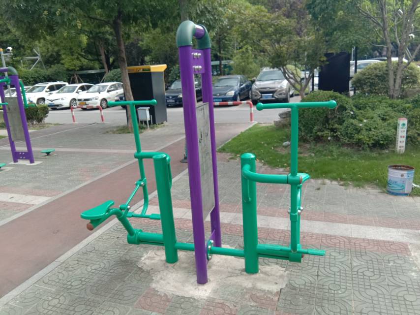 雙位健騎機