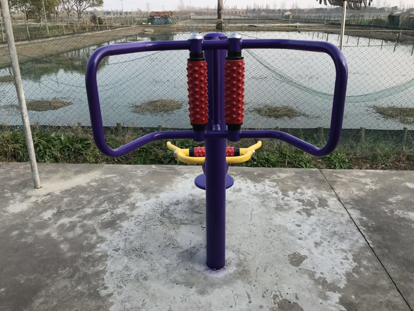 腰背按摩器