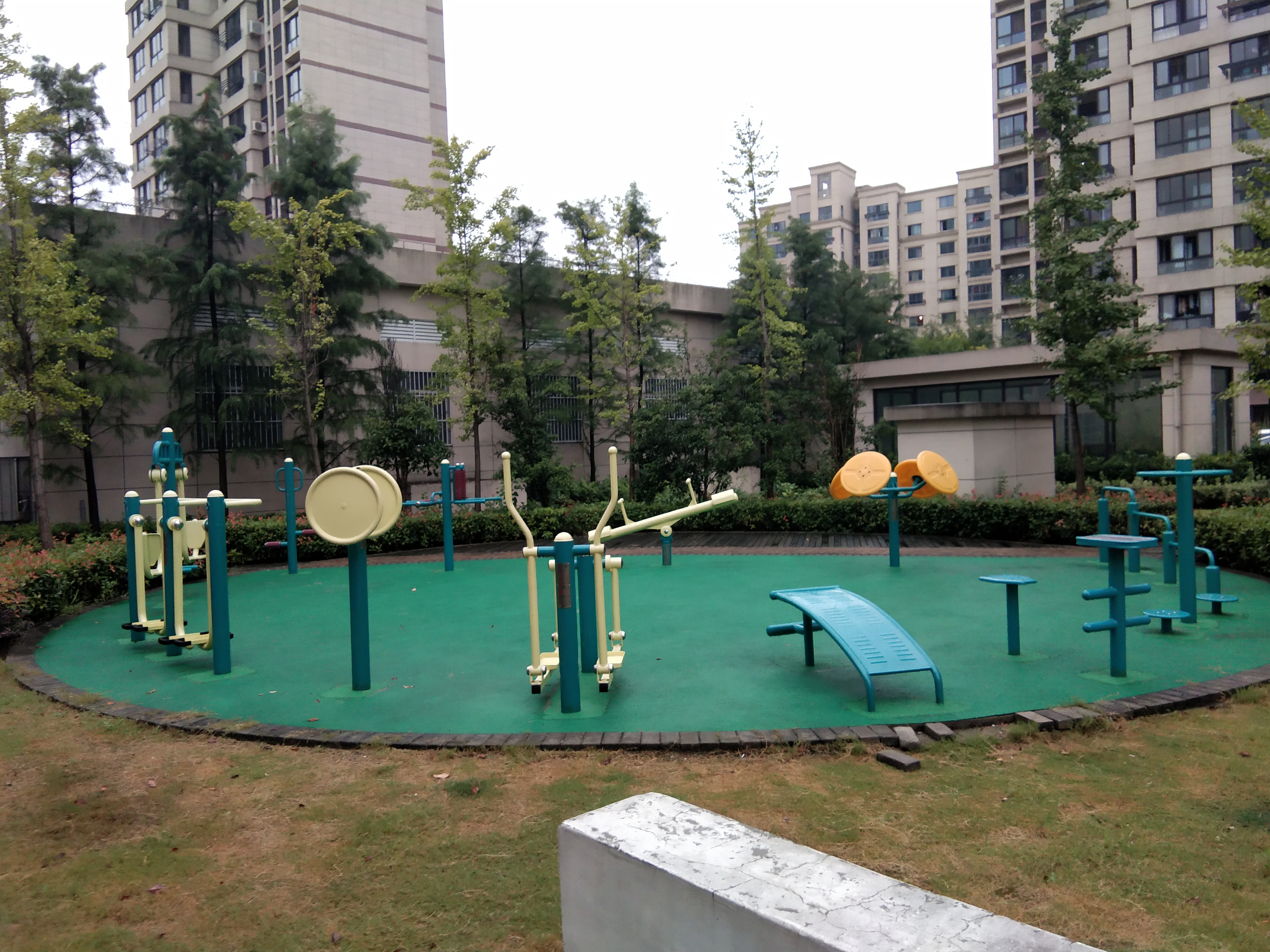 雙橋社區(qū)雙橋公寓四區(qū)區(qū)健身點