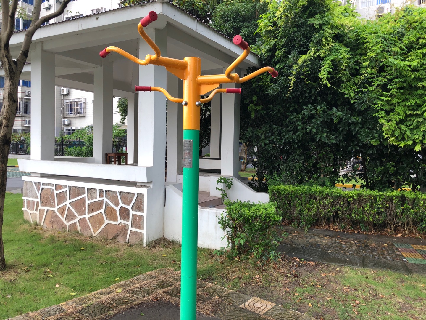 三位引體器