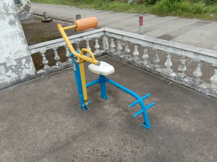 腹背鍛煉器
