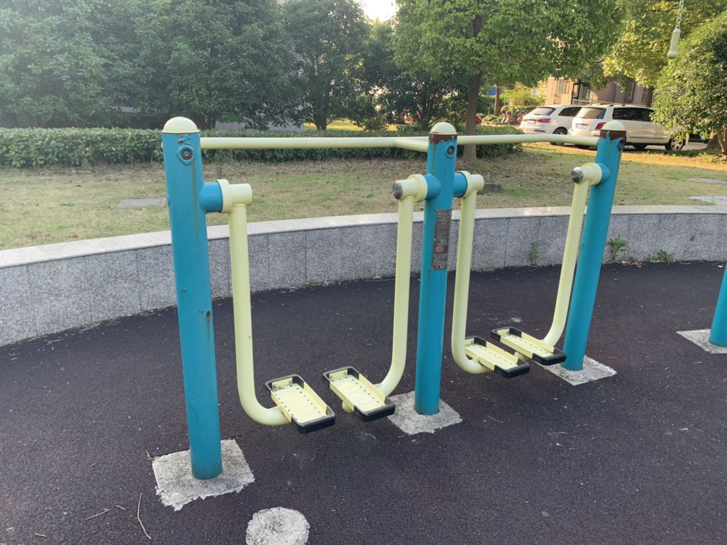 雙位太空漫步機