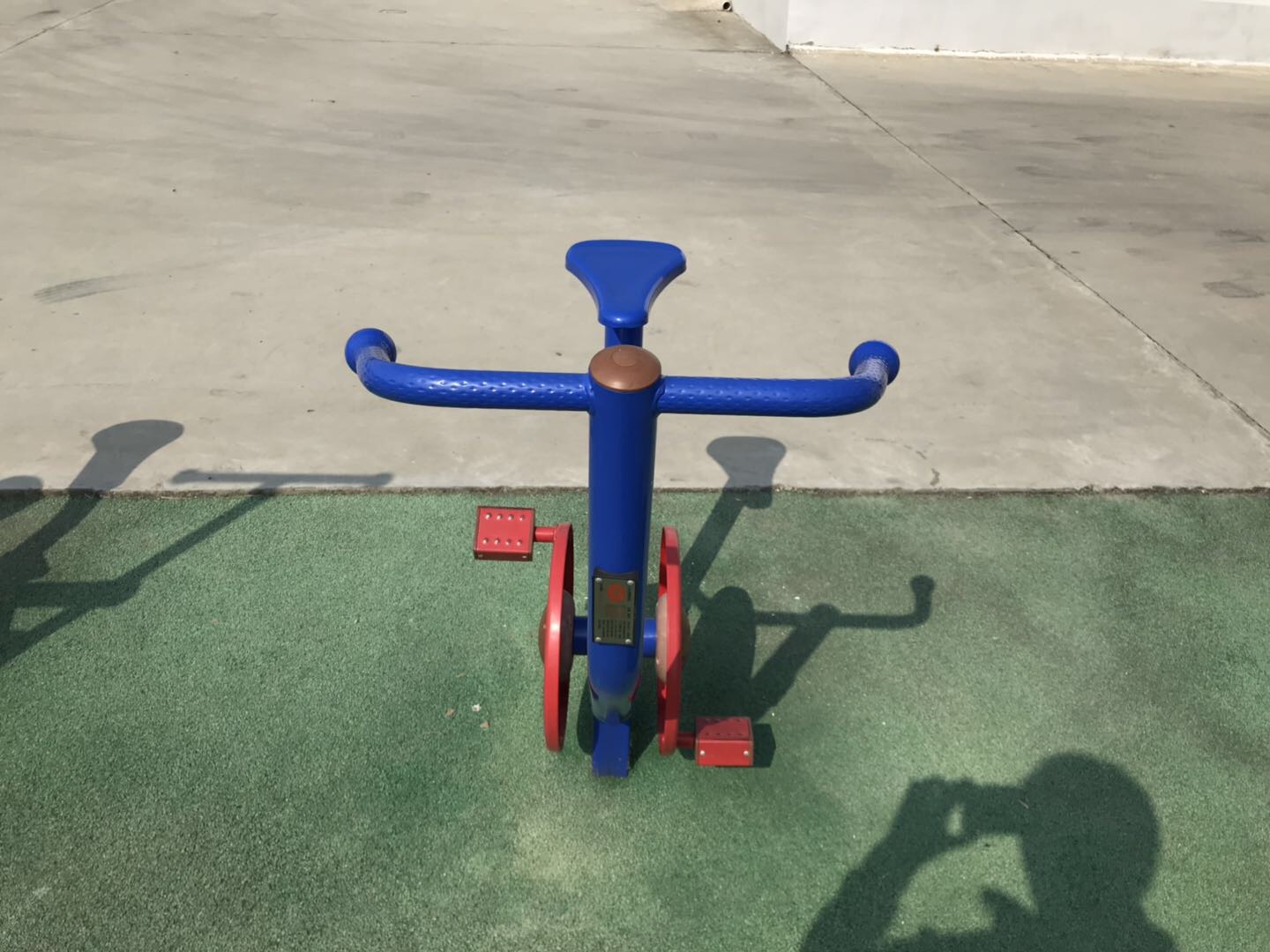 直立健身車