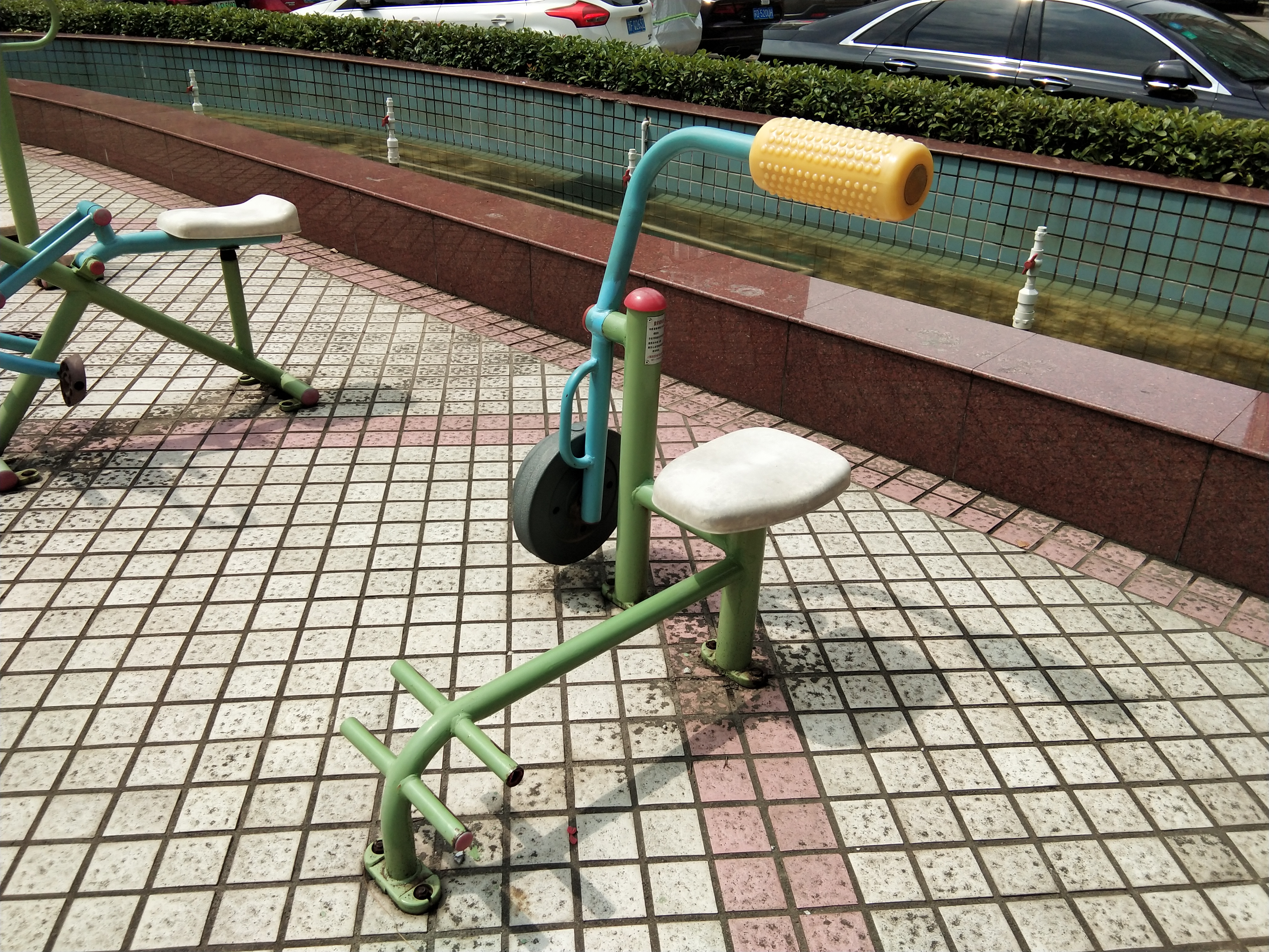 腹背鍛煉器