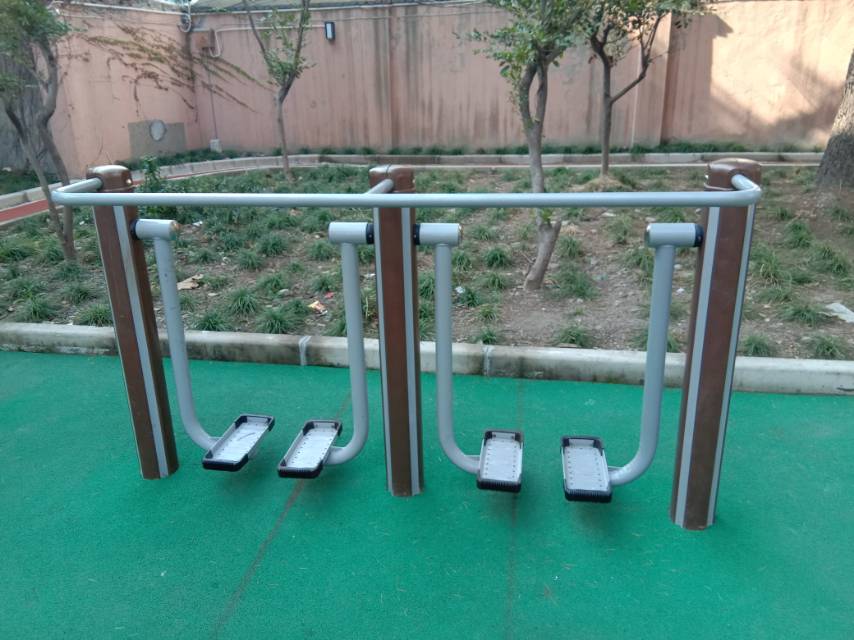 雙位太空漫步機