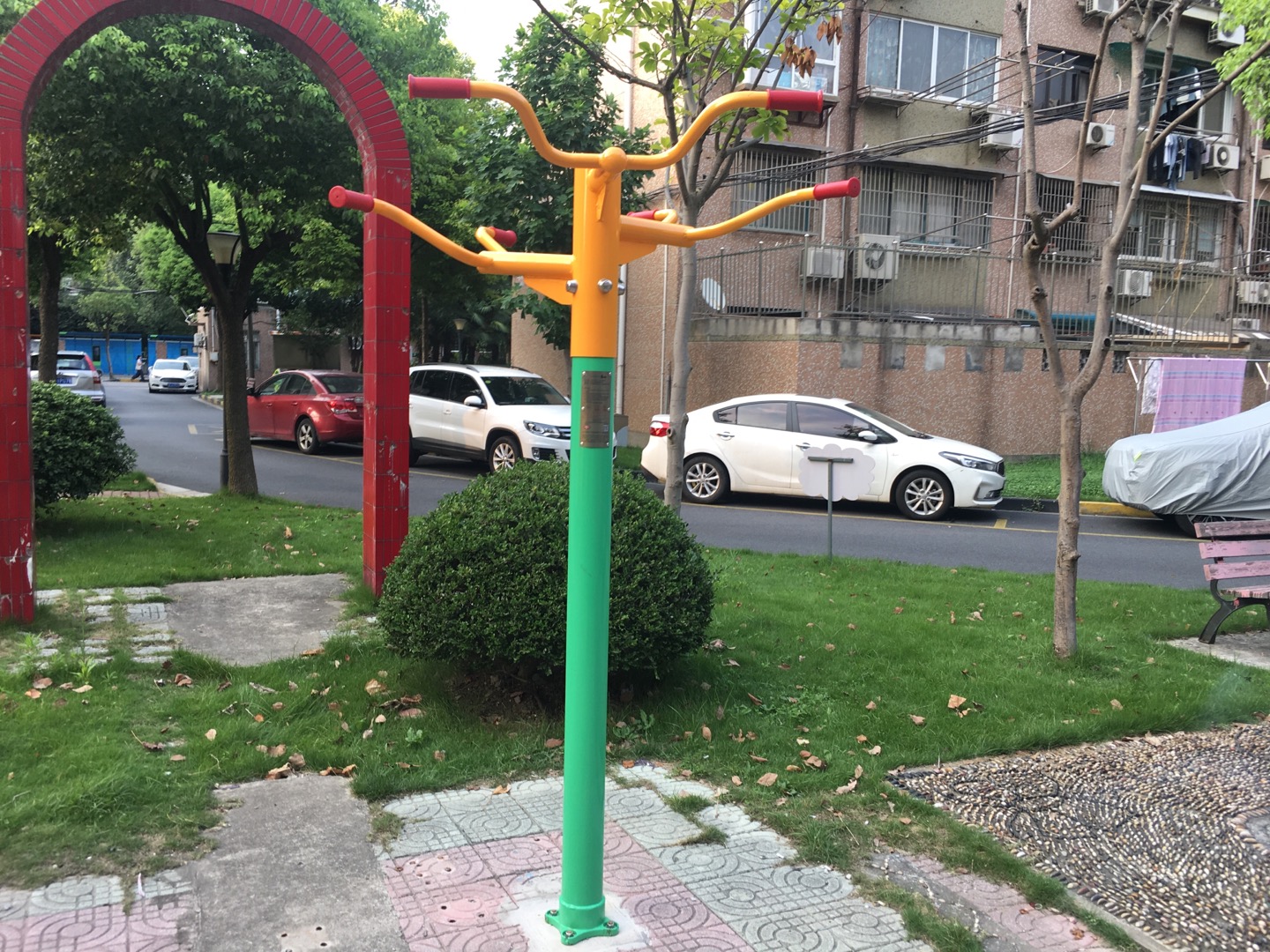 三位引體器