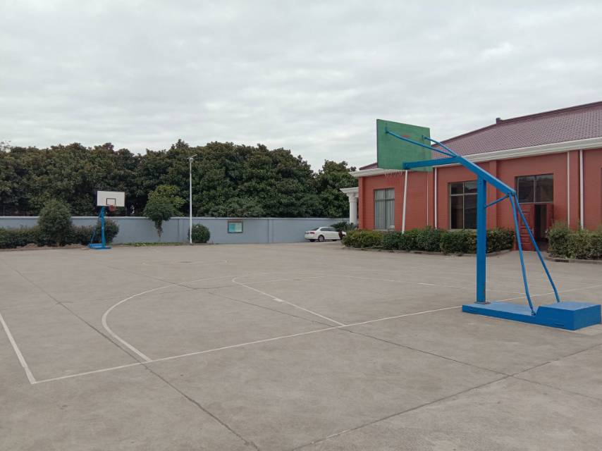 欄桿村籃球場