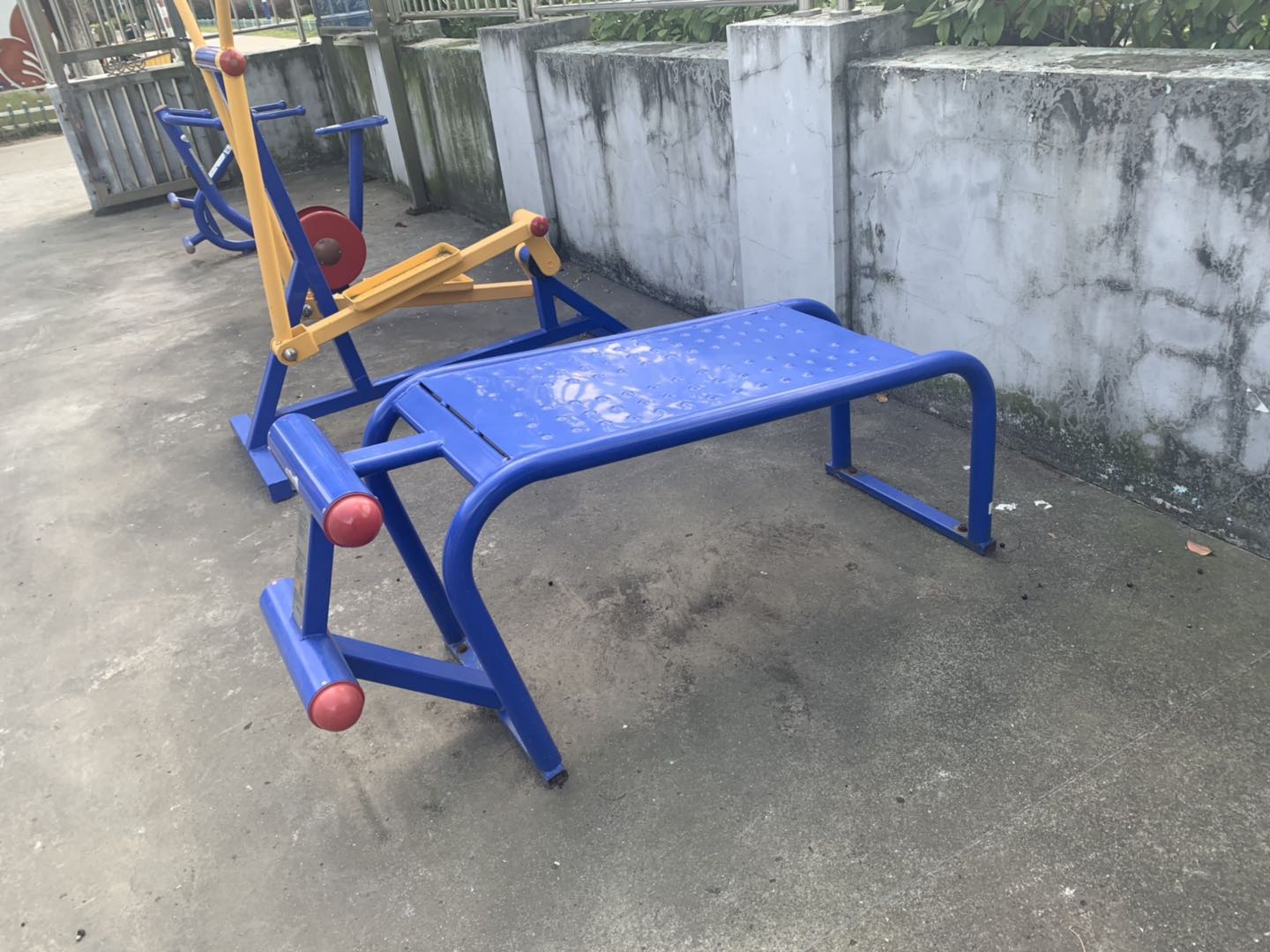 仰臥起坐板