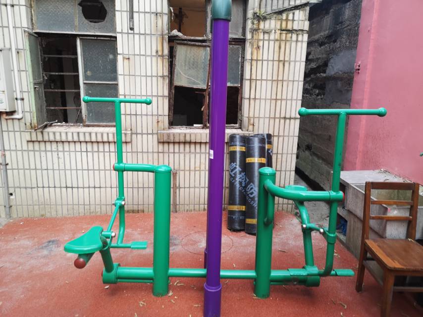 雙位健騎機