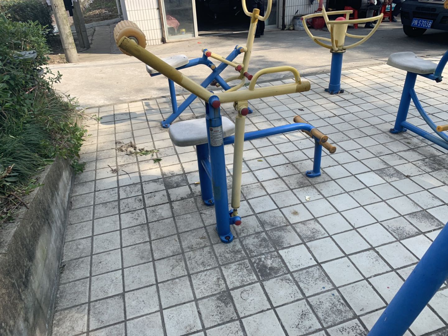 腹背鍛煉器