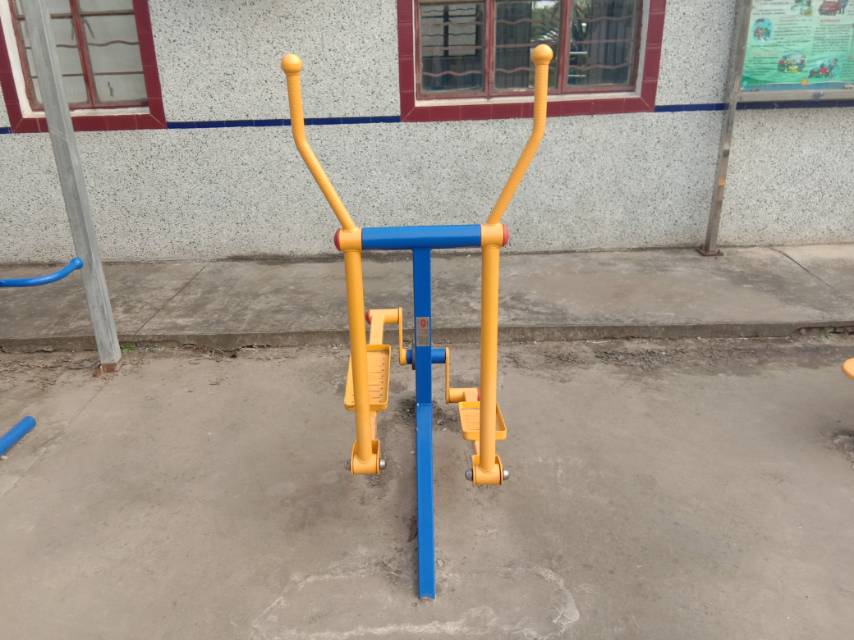 室外橢圓機
