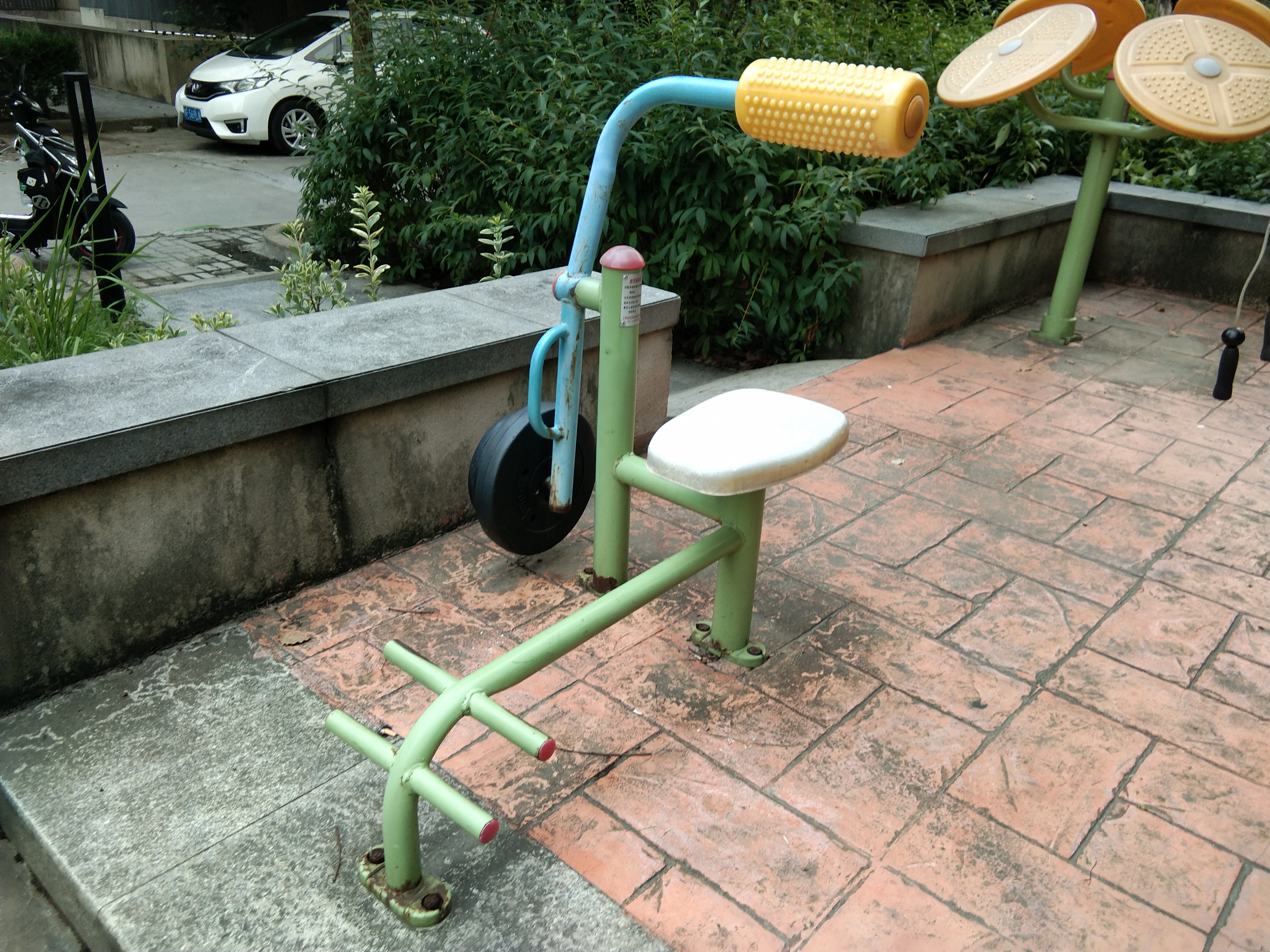 腹背鍛煉器