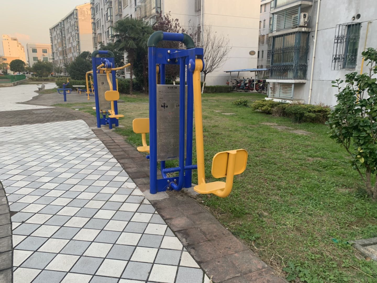 雙位蹬力器