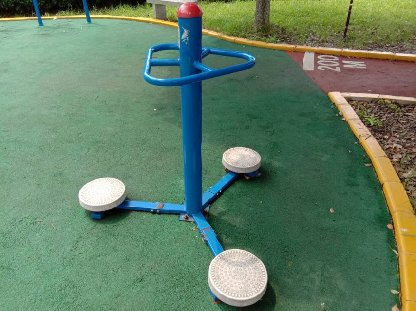 扭腰器