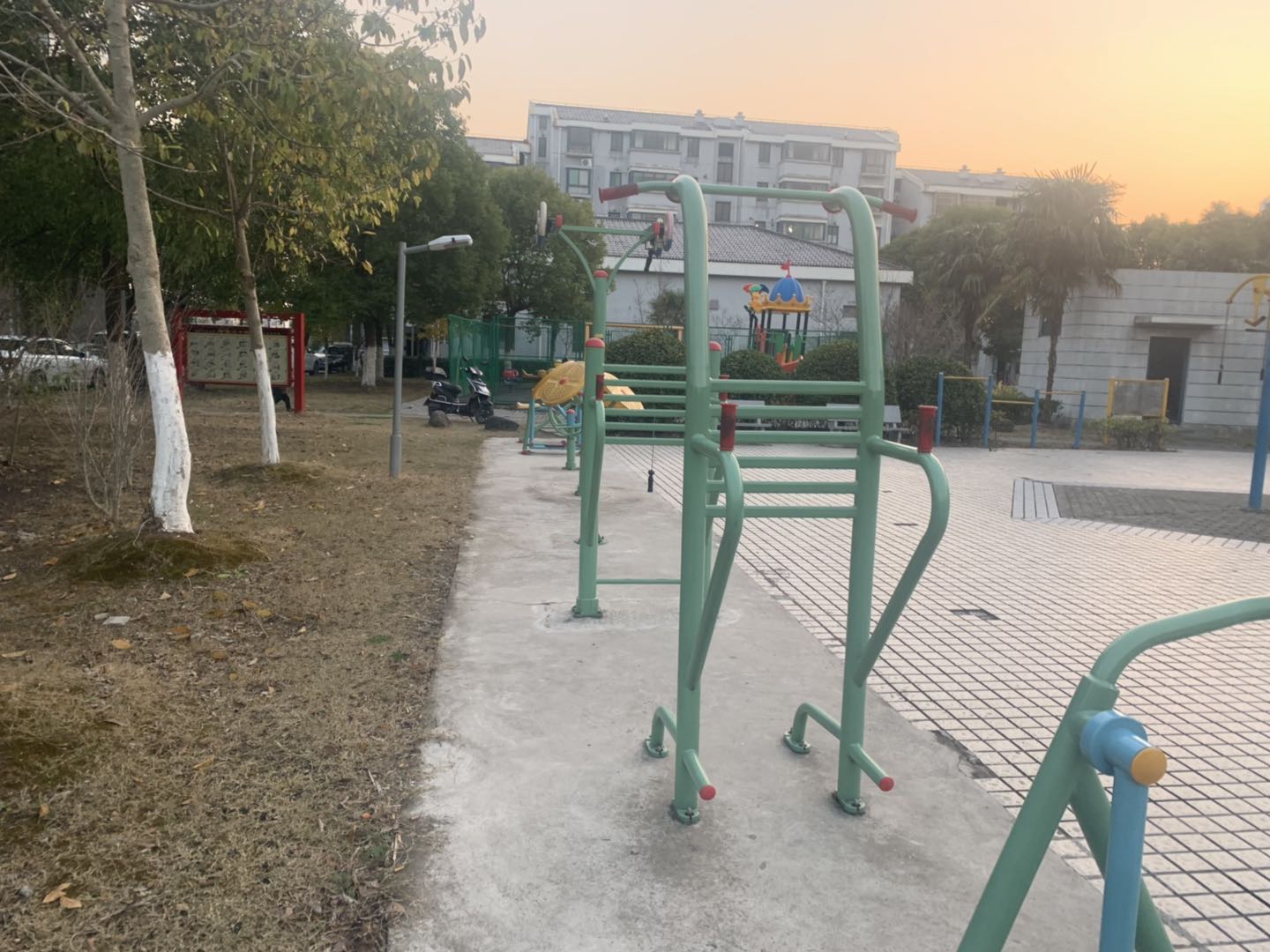 多功能訓練器