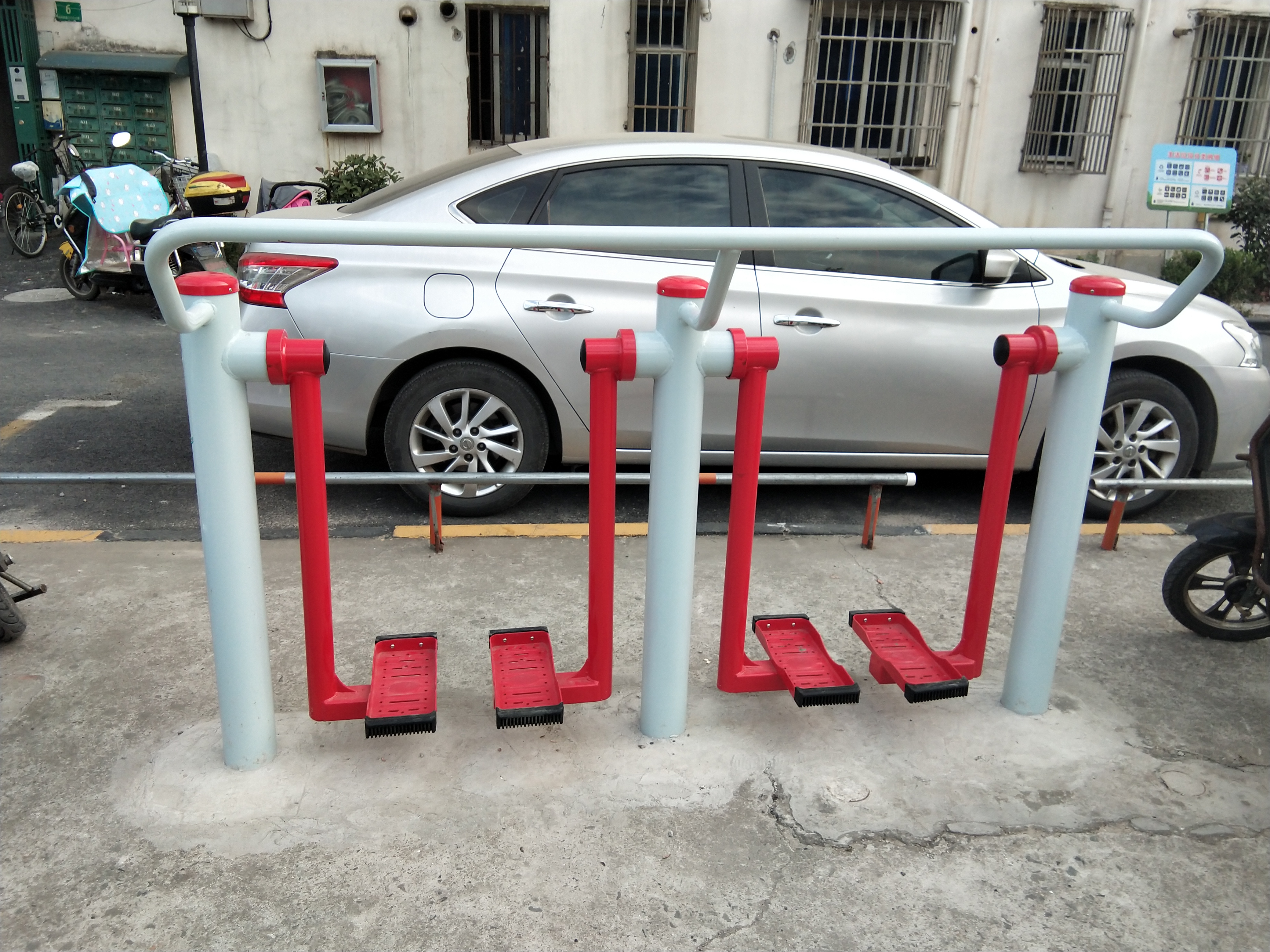 兩聯漫步機