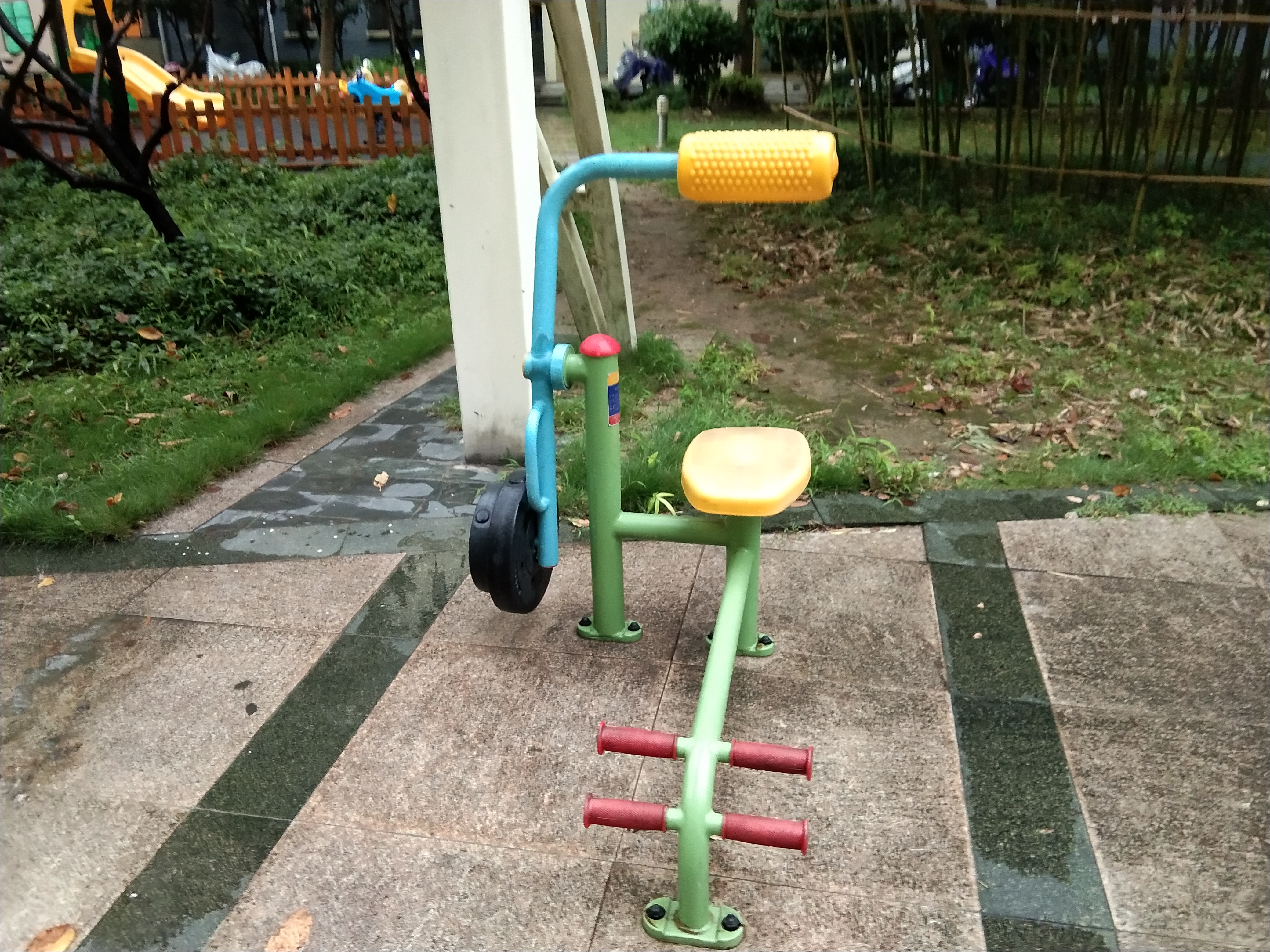 腹背鍛煉器