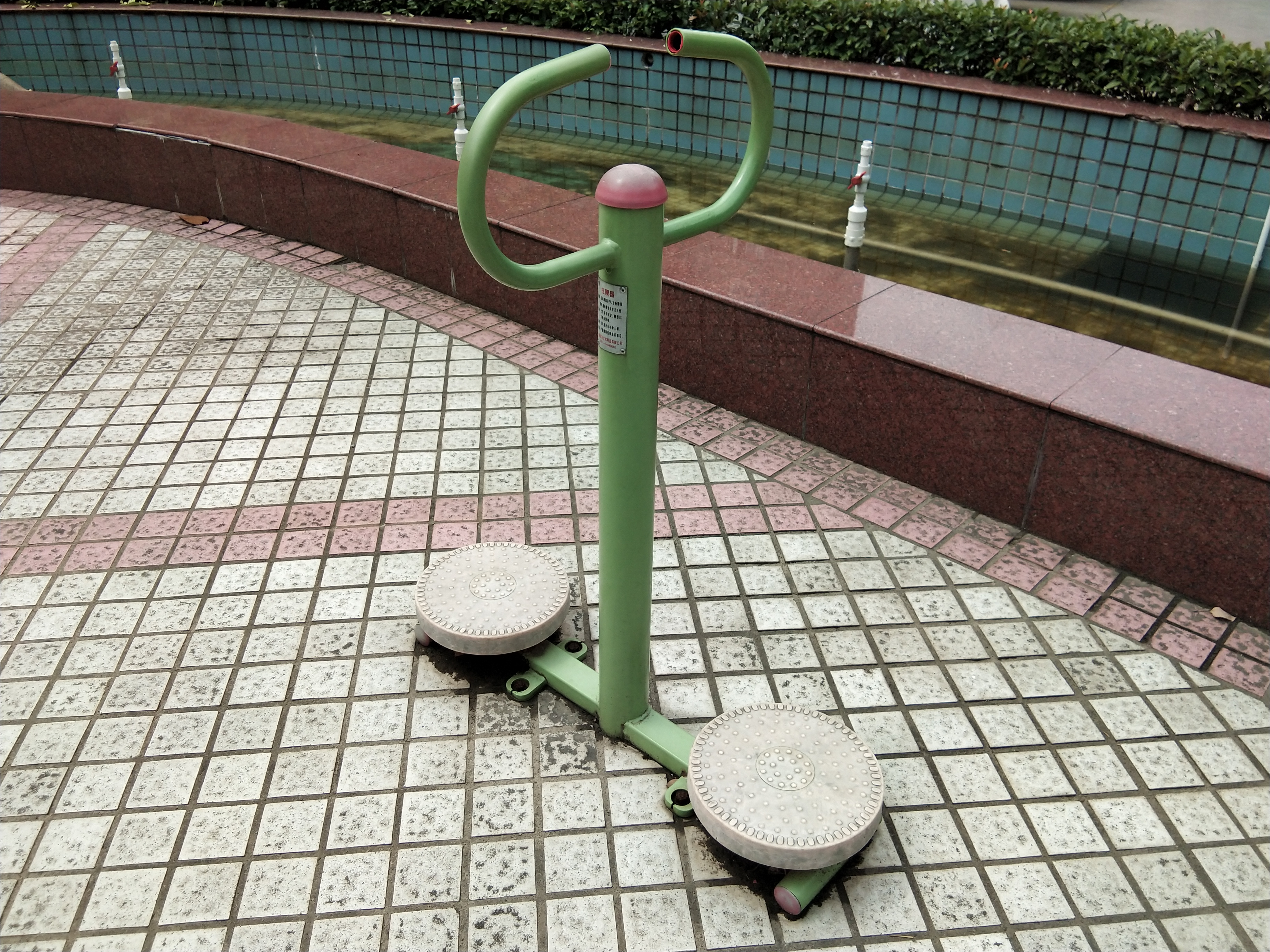 扭腰器