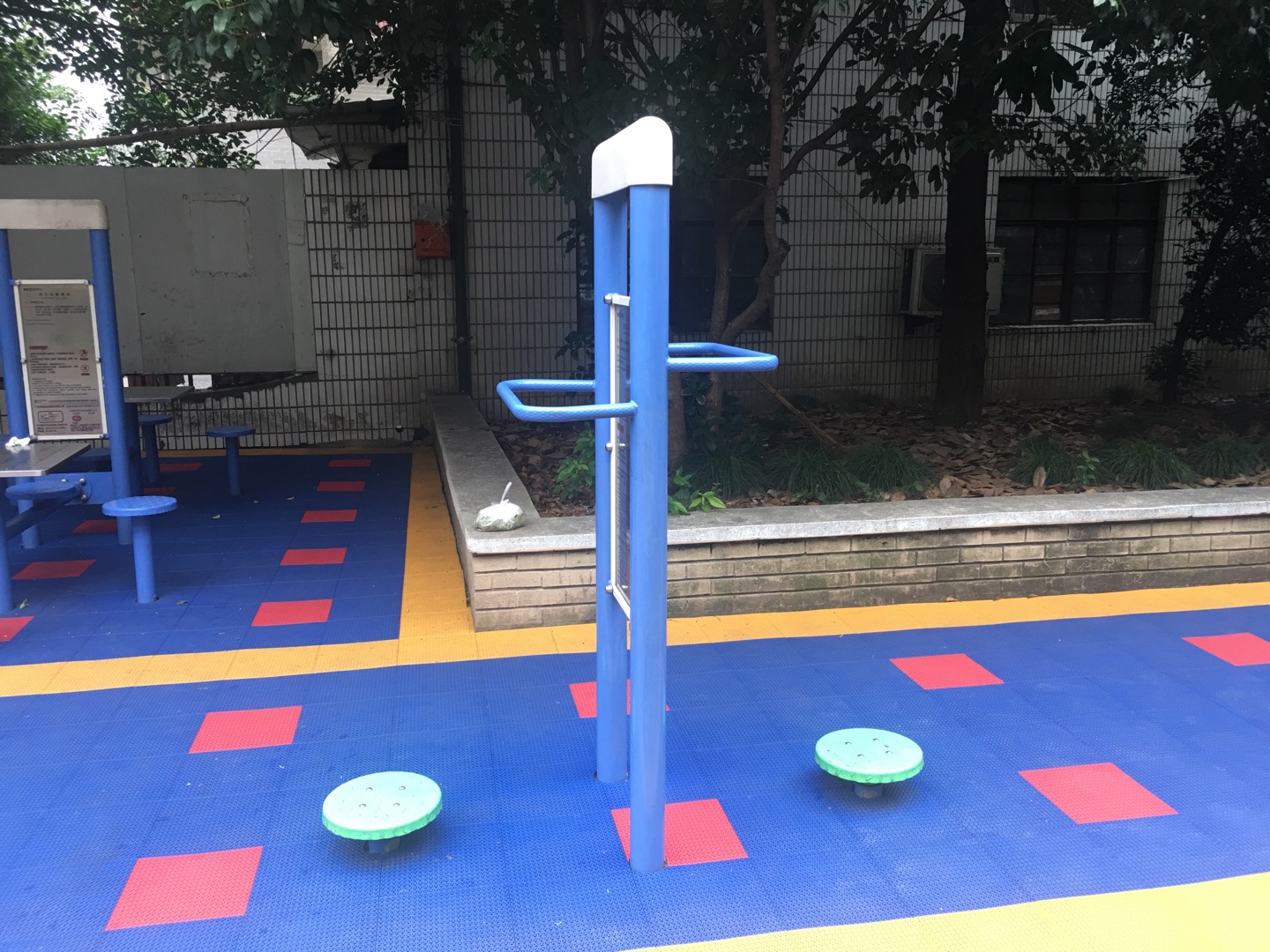 雙立柱扭腰器