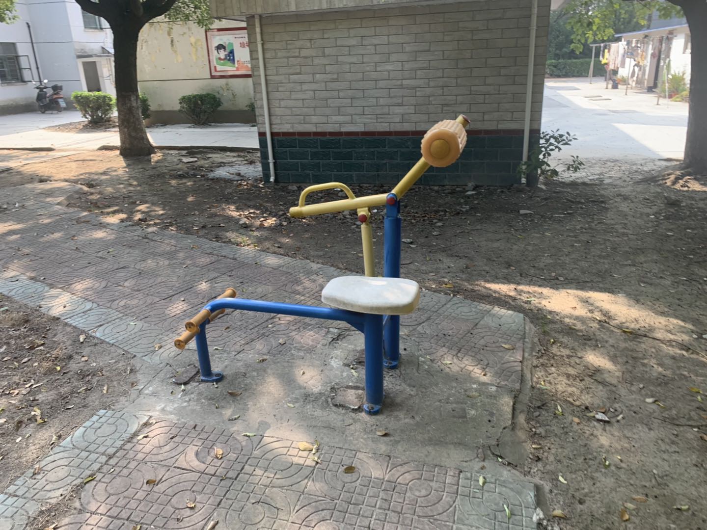 腹背鍛煉器