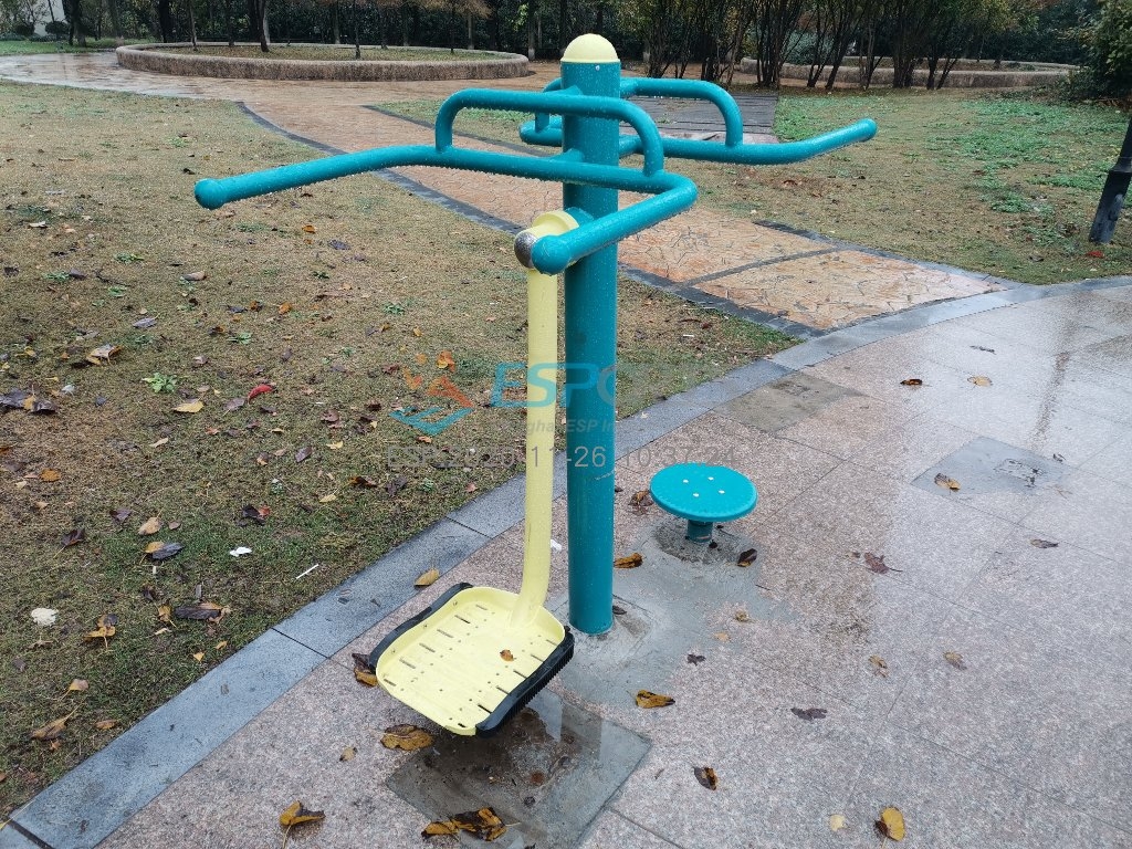 扭腰鐘擺器