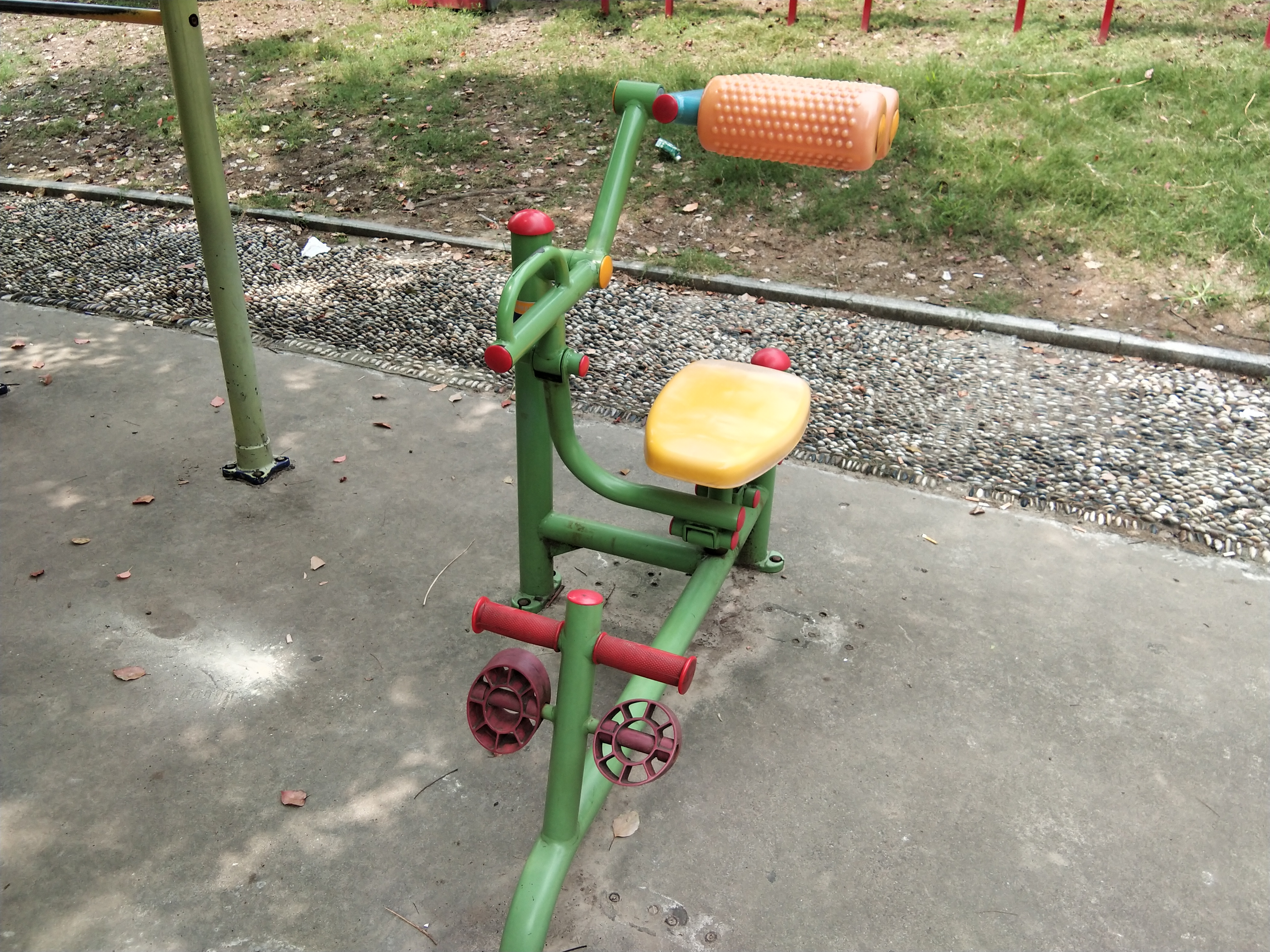 腹背鍛煉器