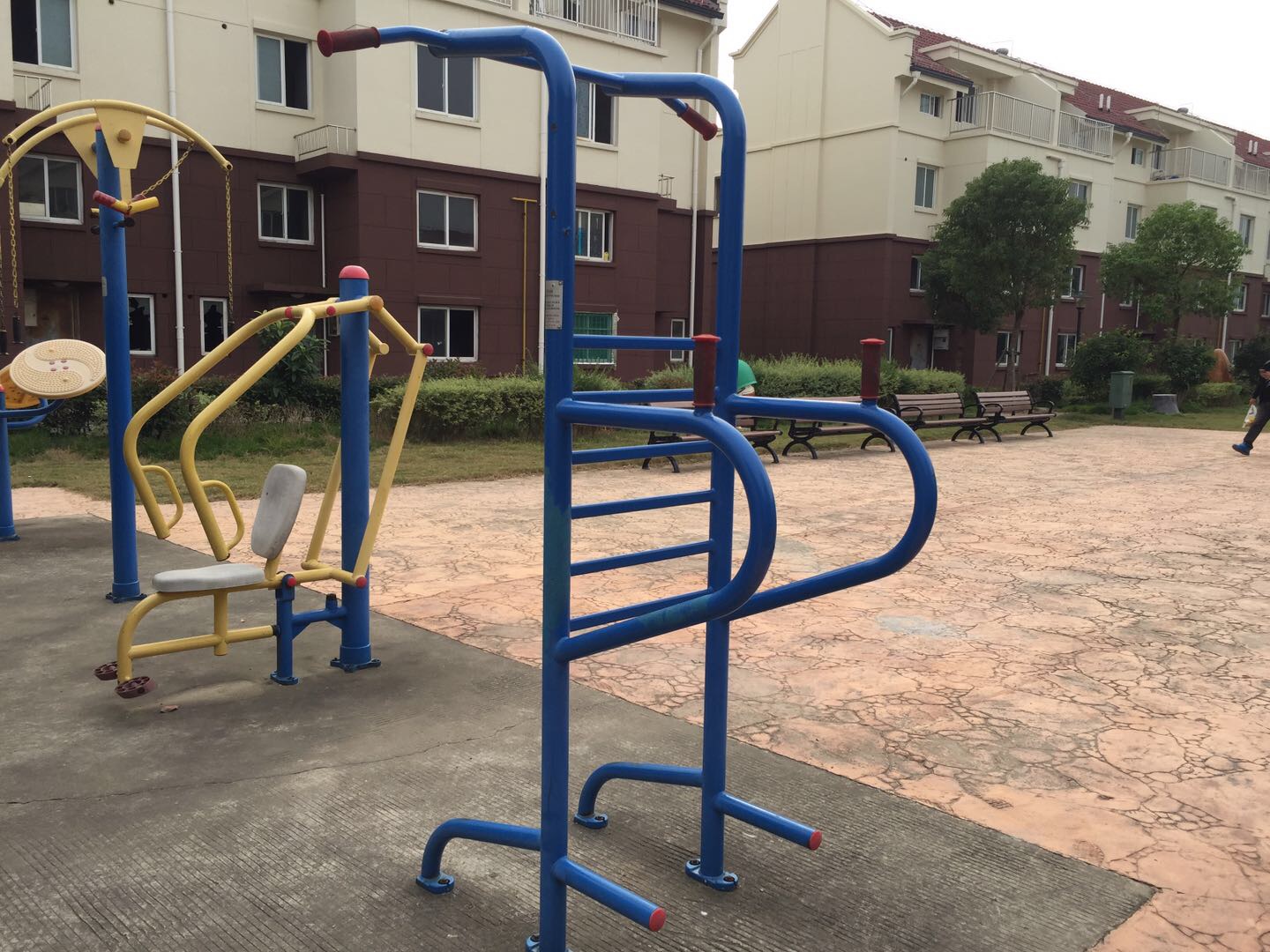 多功能訓練器