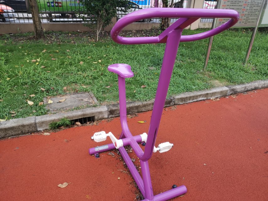 直立健身車