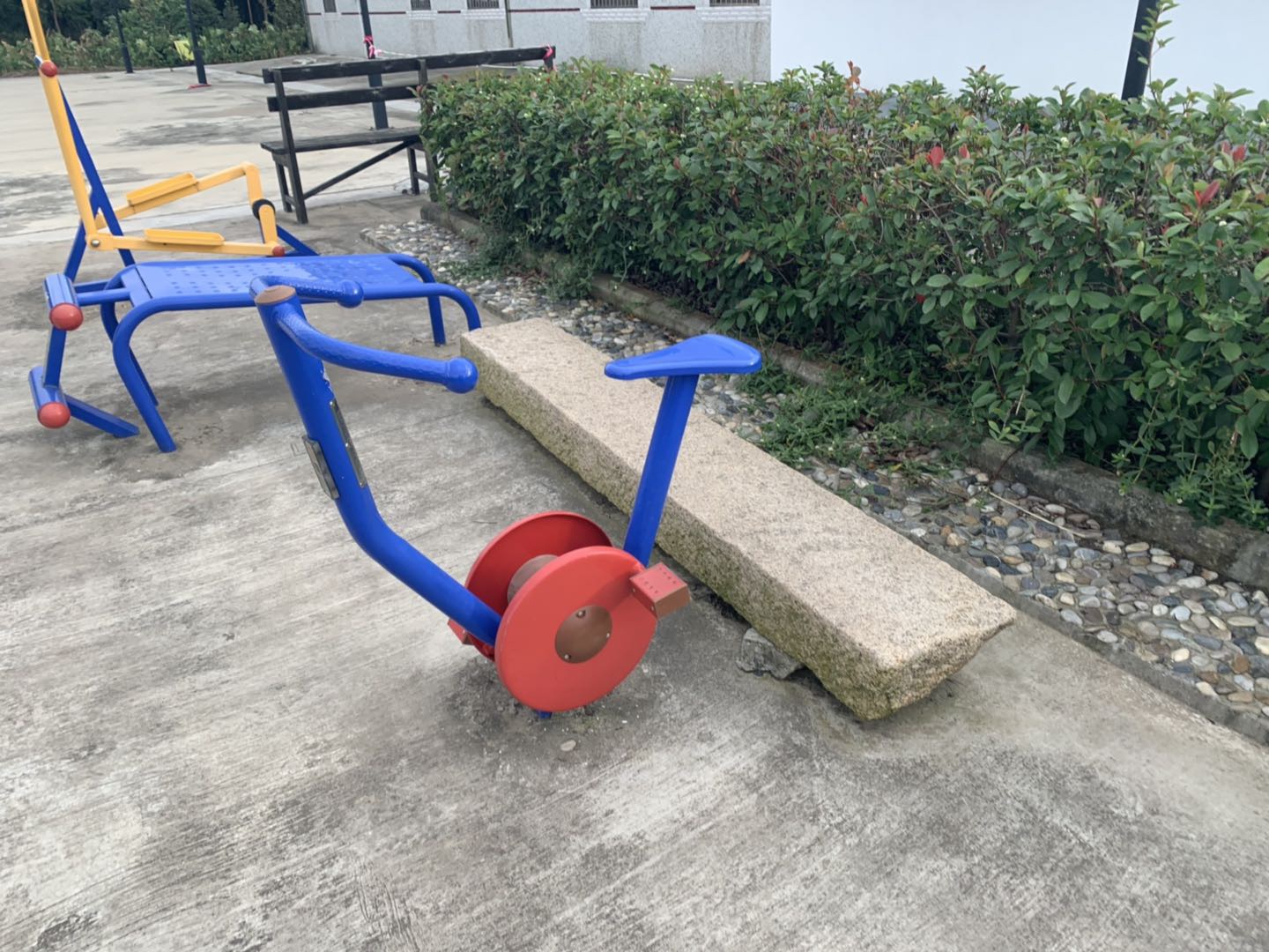 直立健身車