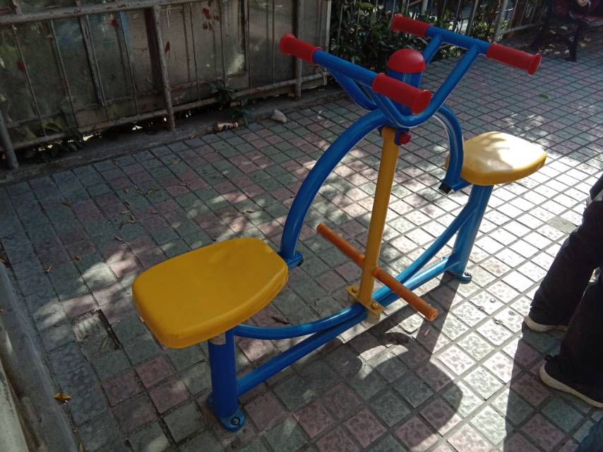 下肢康復器