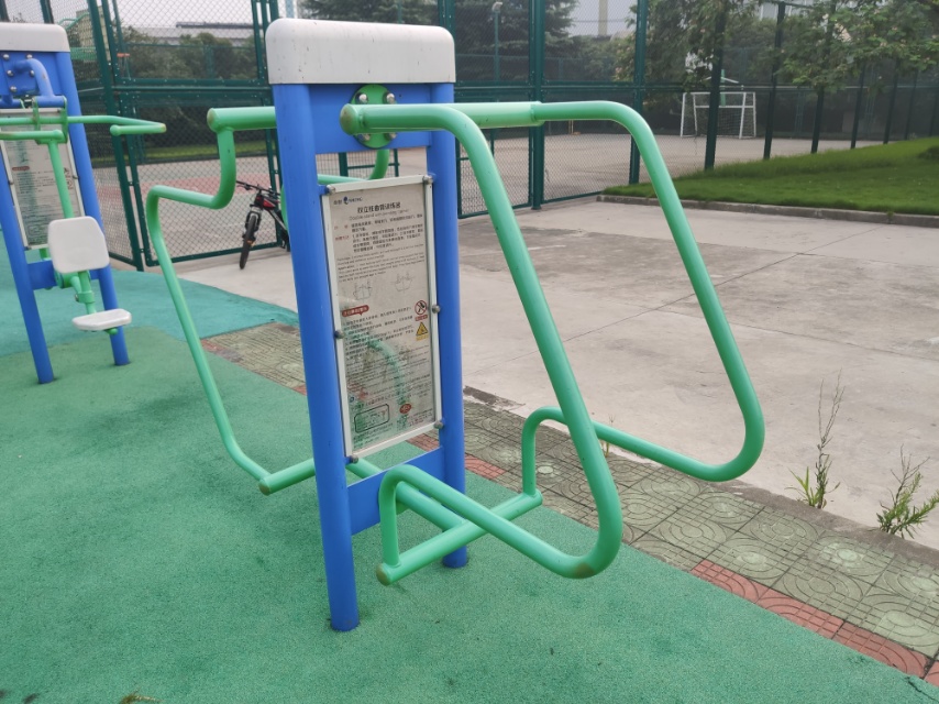 雙立柱曲臂訓練器