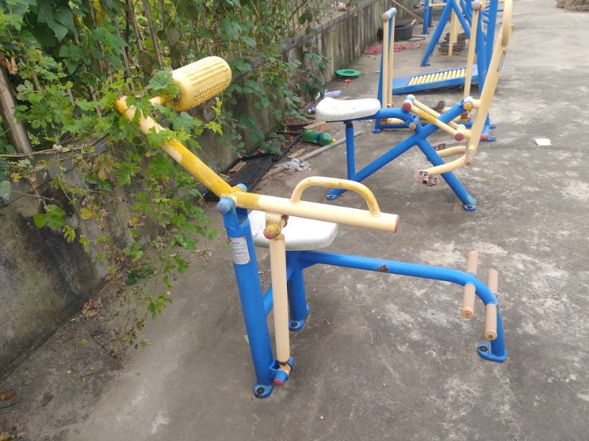 腹背鍛煉器