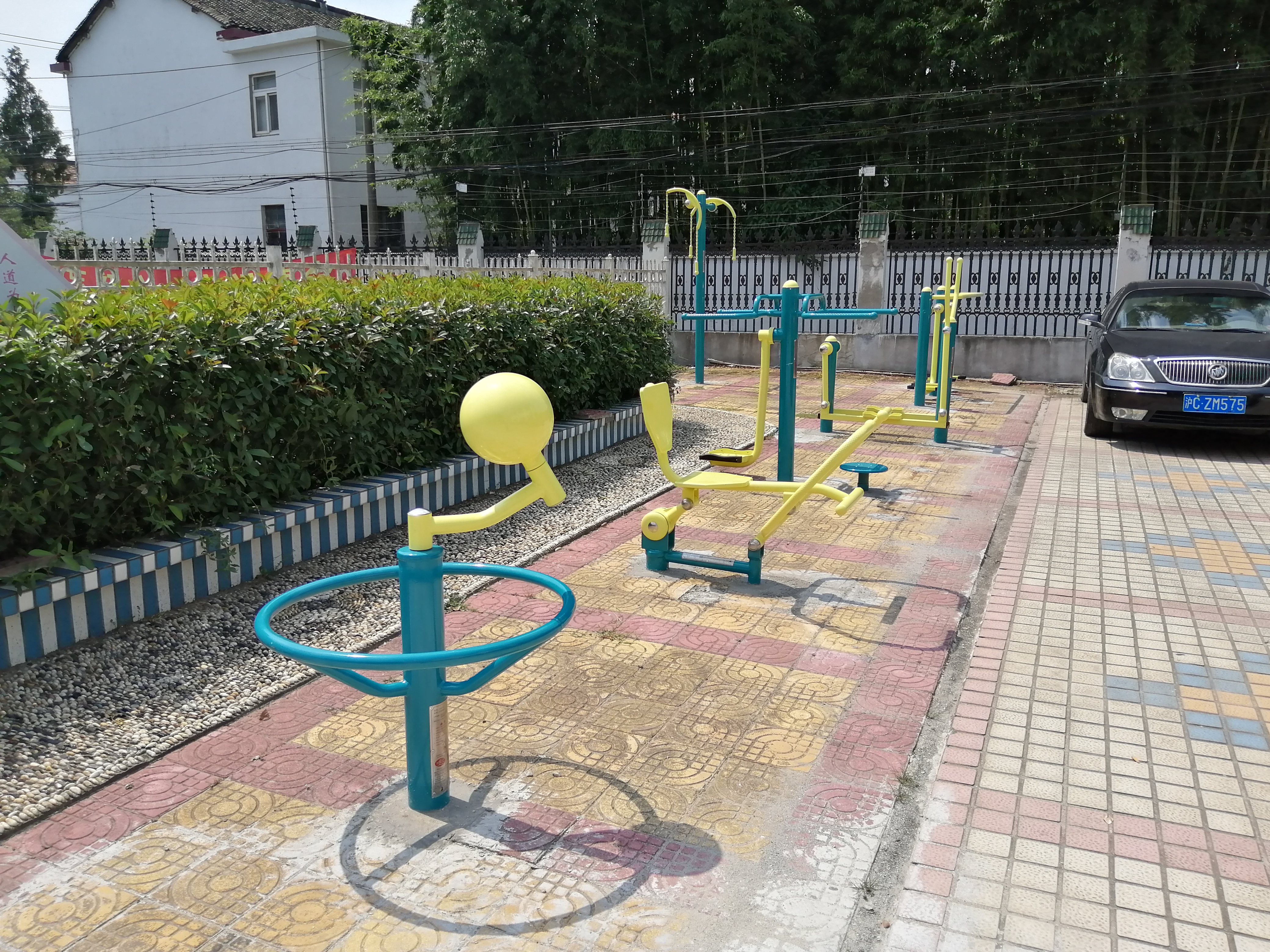 浦東新區高東鎮踴躍村健身苑點