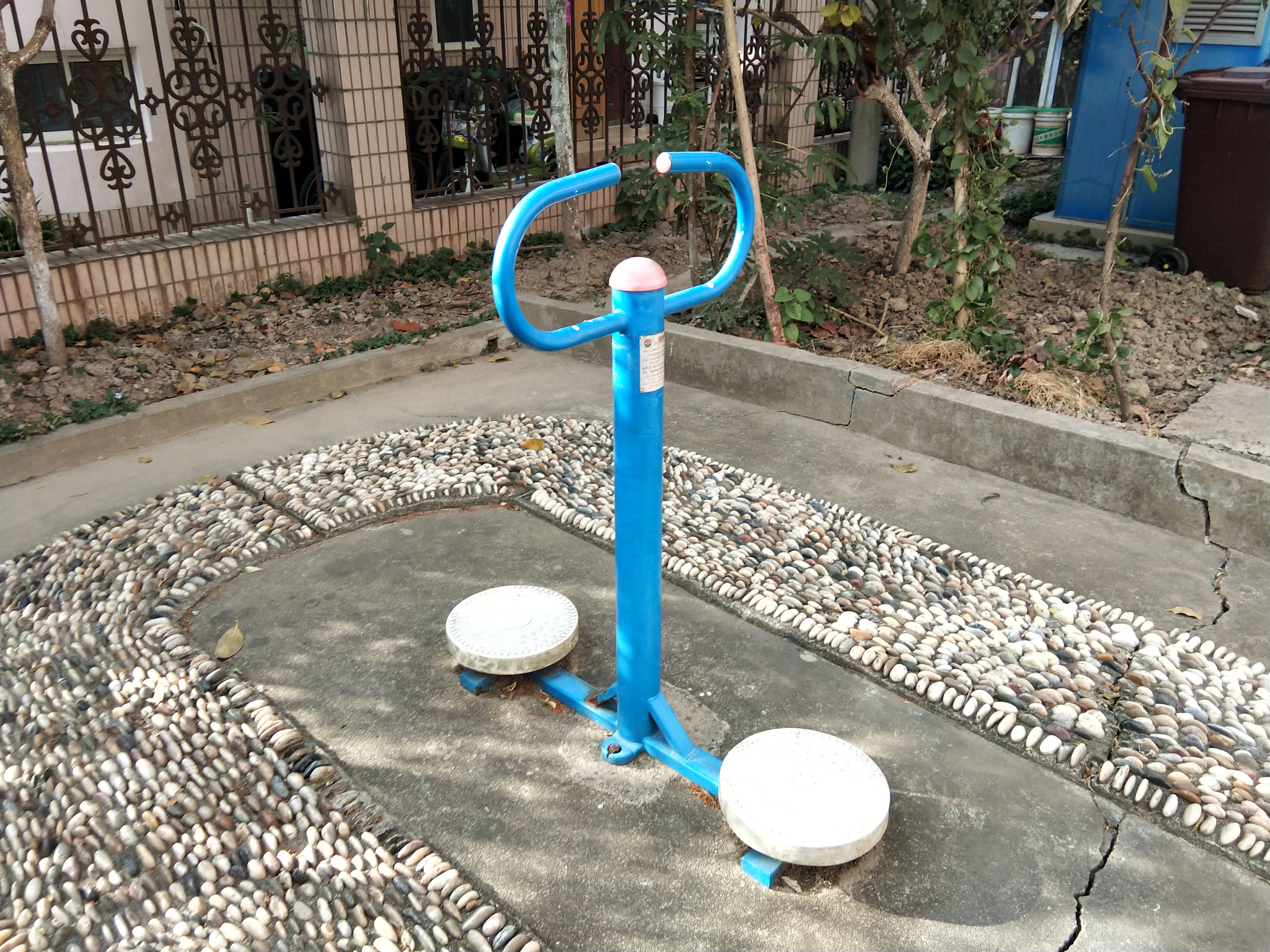 扭腰器