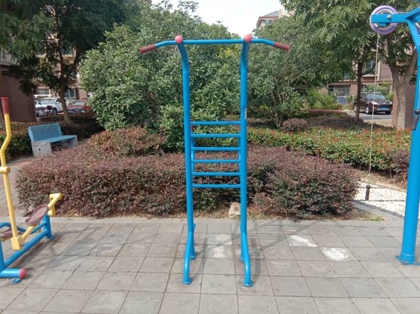 多功能訓練器