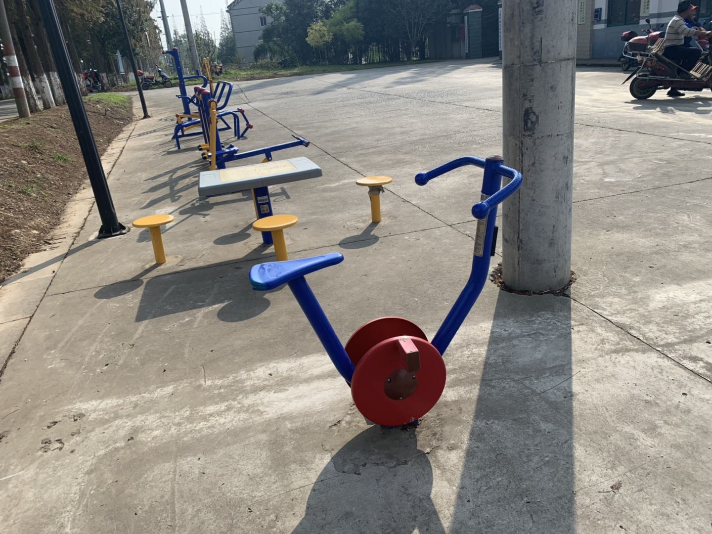 直立健身車