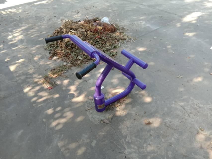 背肌訓練器