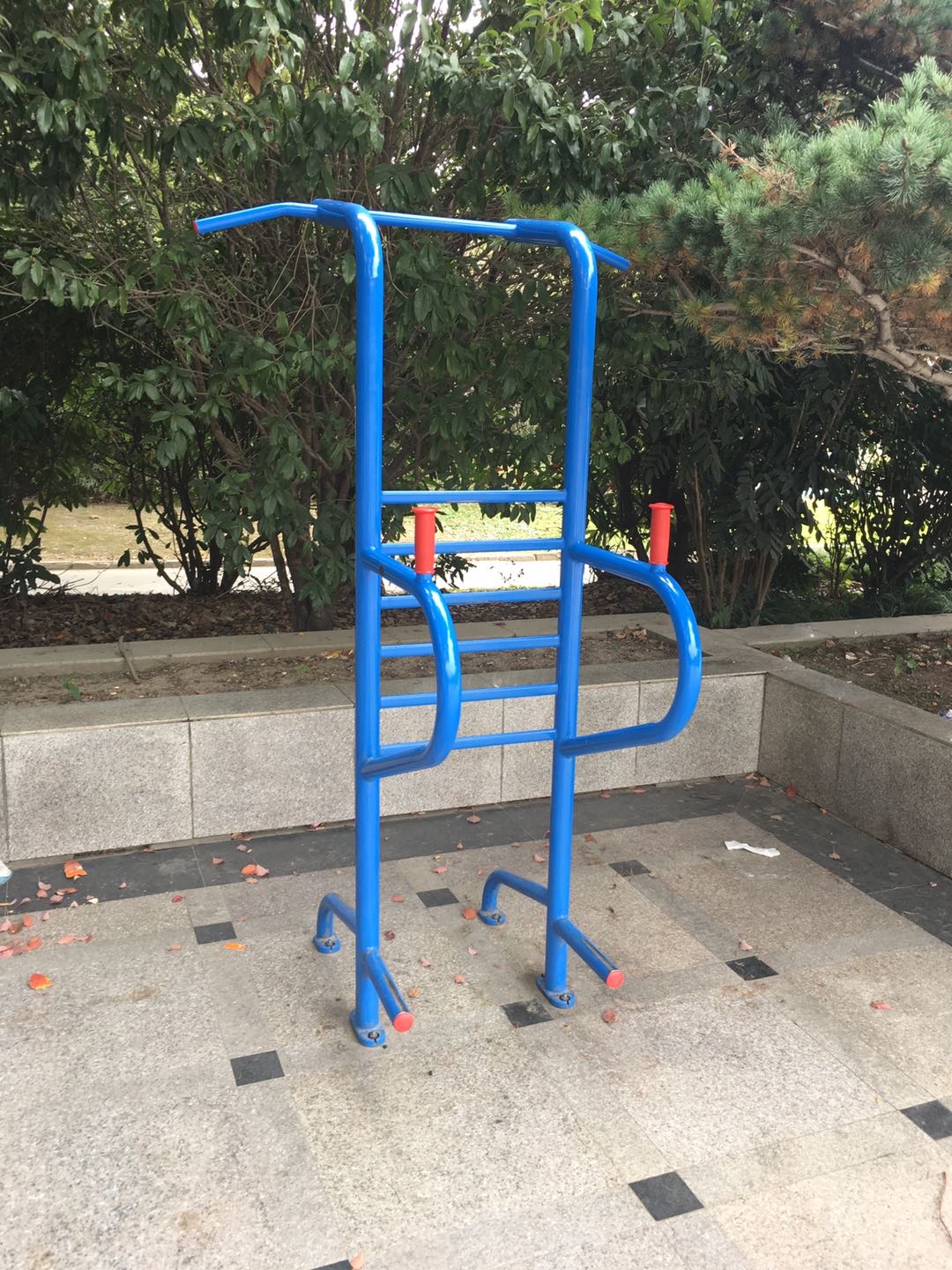 多功能訓練器